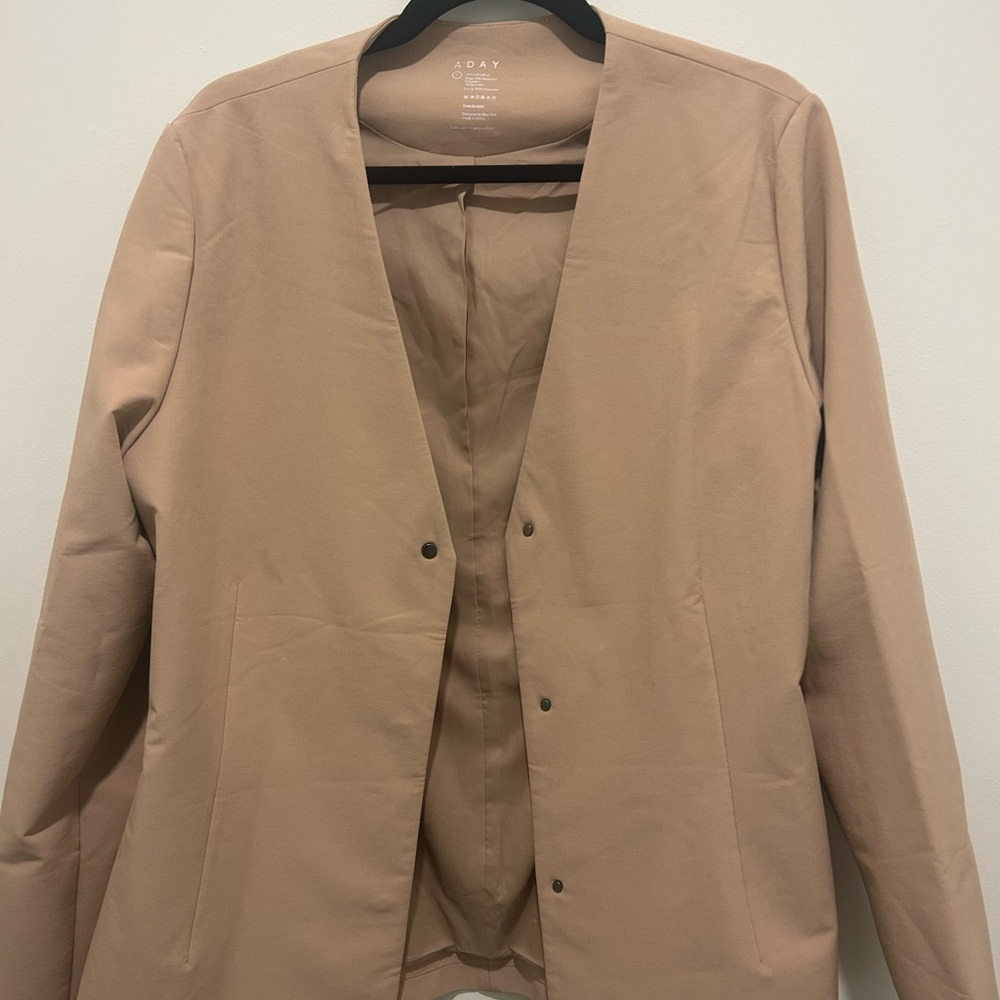 ADAY Women's Beige Trailblazer